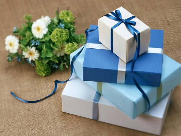 Giving the Gift of a Healthy Glow with Maui Miracle Oils Gift Pack