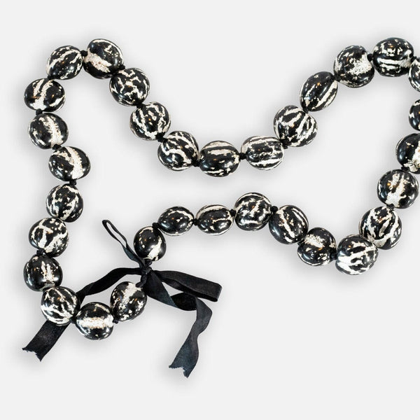 A Kukui Nut Lei Island Essence 