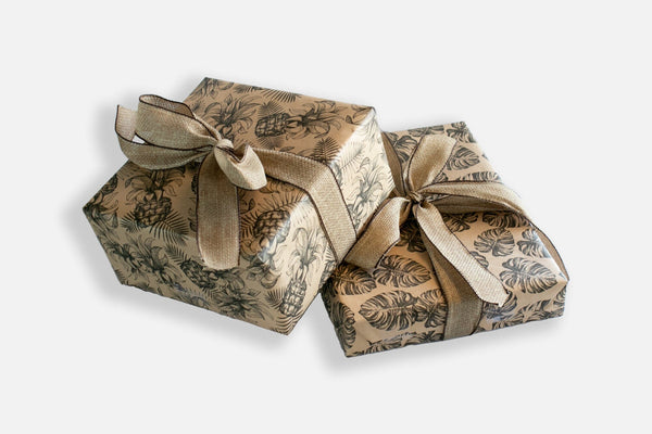 A Tropical Gift Wrapping Service Bundle Island-Essence-Cosmetics 