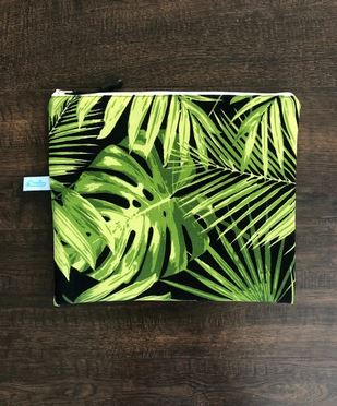 Hawaiian Aromatherapy Travel Collection in an Oneloa Wet/Dry Bag Bundle Island-Essence-Cosmetics Green Black Monstera Leaf 